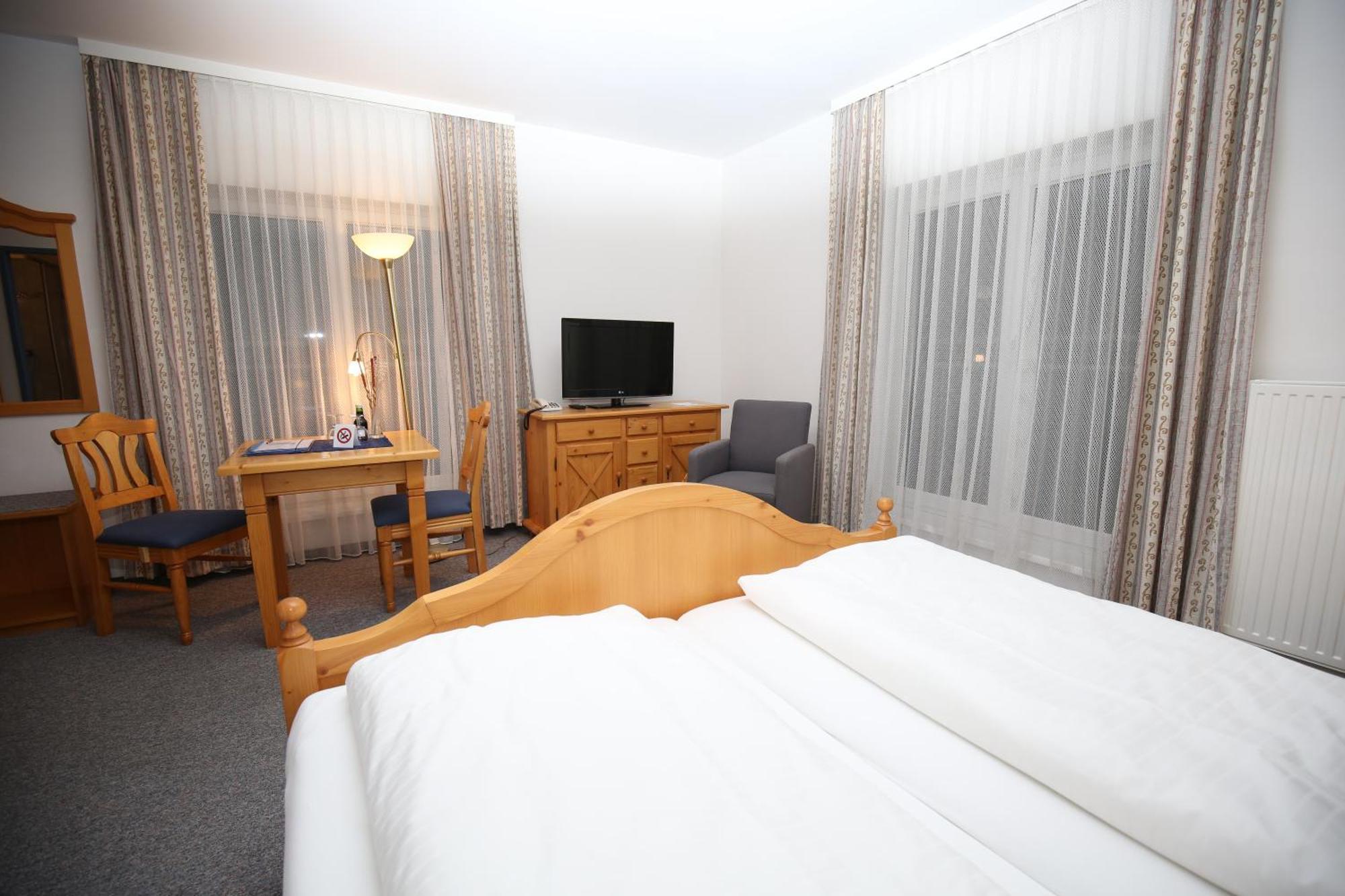 Grandhotel Niederoesterreichischer Hof Lanzenkirchen Szoba fotó