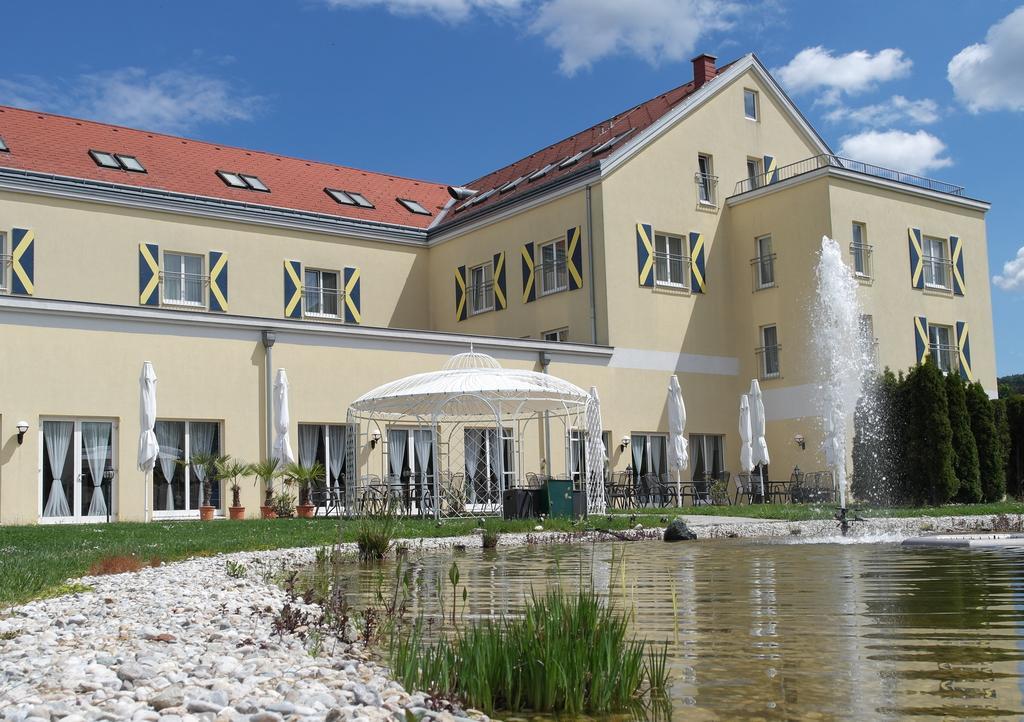Grandhotel Niederoesterreichischer Hof Lanzenkirchen Kültér fotó